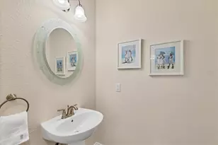 455 Nokomis Ave S, Venice, FL 34285 - Photo 17