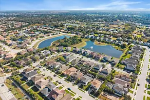 4247 Adelaar Dr, Sarasota, FL 34240 - Photo 51