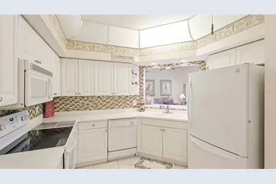 6770 Fairway Gardens Drive, Bradenton, FL 34203 - Photo 13