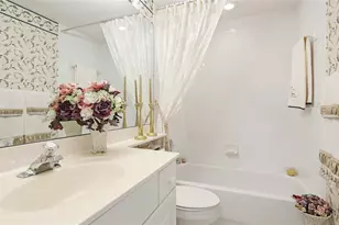 6770 Fairway Gardens Dr, Bradenton, FL 34203 - Photo 23