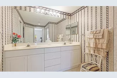 6770 Fairway Gardens Drive, Bradenton, FL 34203 - Photo 19