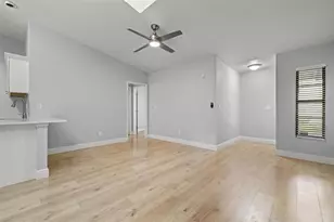 1518 SW Courtyards Ln, Cape Coral, FL 33914 - Photo 9