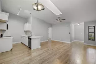 1518 SW Courtyards Ln, Cape Coral, FL 33914 - Photo 7