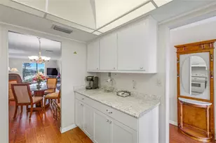 3839 Lake Bayshore Dr, Bradenton, FL 34205 - Photo 11