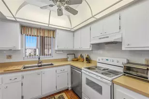 3839 Lake Bayshore Dr, Bradenton, FL 34205 - Photo 9