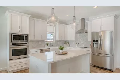 6136 Hollywood Boulevard, Sarasota, FL 34231 - Photo 9