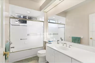 8576 Woodbriar Drive, Sarasota, FL 34238 - Photo 19