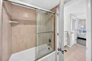 1212 Benjamin Franklin Dr, Sarasota, FL 34236 - Photo 23