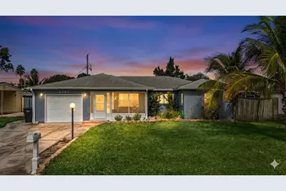 2307 N Wellesley Drive, Bradenton, FL 34207 - Photo 1