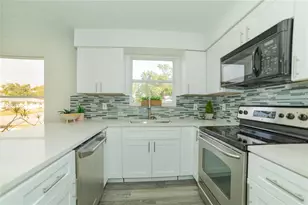 1715 17th Ave W, Bradenton, FL 34205 - Photo 11