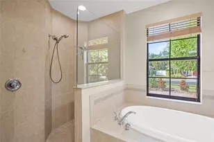 5343 Nathaniel Pl, Sarasota, FL 34233 - Photo 23