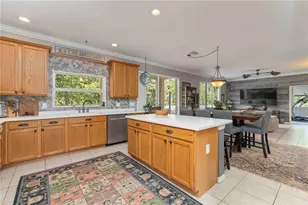 3907 62nd Terrace E, Bradenton, FL 34203 - Photo 9