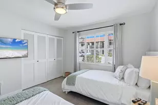 1640 Stickney Point Rd, Sarasota, FL 34231 - Photo 23