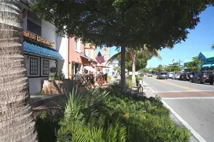 1640 Stickney Point Rd, Sarasota, FL 34231 - Photo 27