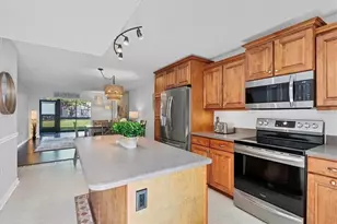 1640 Stickney Point Rd, Sarasota, FL 34231 - Photo 5