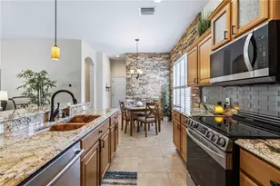 7915 Edmonston Cir, University Park, FL 34201 - Photo 31