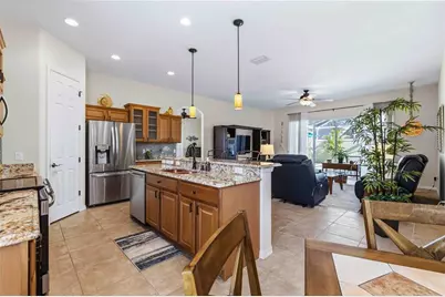 7915 Edmonston Circle, University Park, FL 34201 - Photo 29