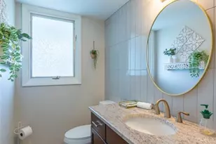 5005 Canterbury Dr, Sarasota, FL 34243 - Photo 7