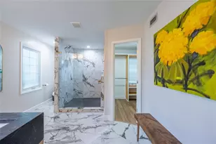 5005 Canterbury Dr, Sarasota, FL 34243 - Photo 31