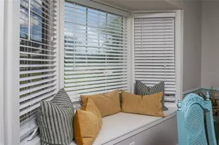 5005 Canterbury Dr, Sarasota, FL 34243 - Photo 13