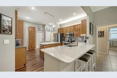 7018 Coachlight Street, Sarasota, FL 34243 - Photo 15