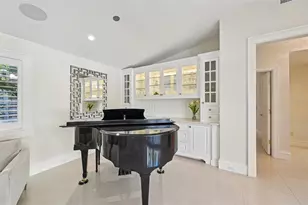 1121 Morningside Pl, Sarasota, FL 34236 - Photo 11