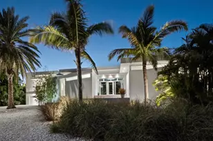 1235 Center Pl, Sarasota, FL 34236 - Photo 1