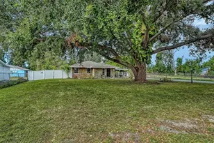 5510 16th St W, Bradenton, FL 34207 - Photo 1