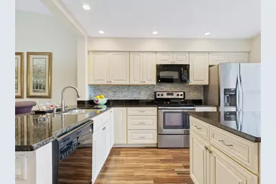 4610 Weybridge #24, Sarasota, FL 34235 - Photo 7