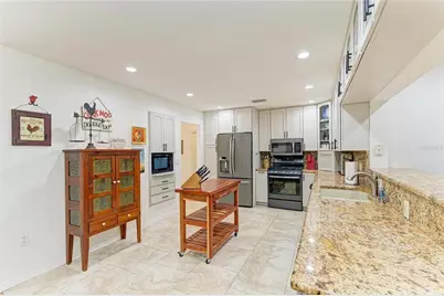 1516 Fox Creek Drive, Sarasota, FL 34240 - Photo 15