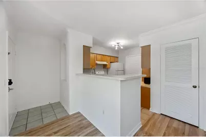 1125 Villagio Circle #106, Sarasota, FL 34237 - Photo 11