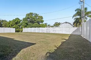 1741 Bayonne St, Sarasota, FL 34231 - Photo 37