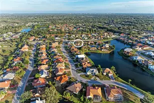 7207 38th Ct E, Sarasota, FL 34243 - Photo 3