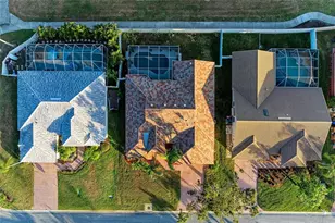 7207 38th Ct E, Sarasota, FL 34243 - Photo 5