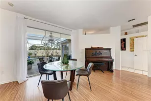 7207 38th Ct E, Sarasota, FL 34243 - Photo 17