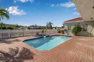 4706 61st Ave Dr W, Bradenton, FL 34210 - Photo 5