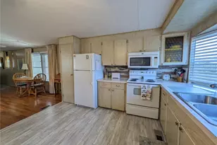 215 Willow Oak Ln, Sarasota, FL 34237 - Photo 7