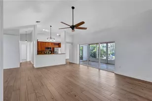 4435 Diamond Cir W, Sarasota, FL 34233 - Photo 17