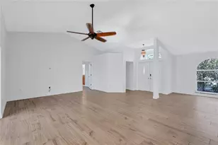 4435 Diamond Cir W, Sarasota, FL 34233 - Photo 13