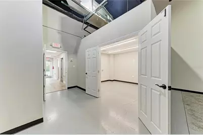 6640 26th Court E, Sarasota, FL 34243 - Photo 21