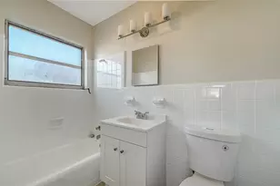 2452 Whippoorwill Cir, Sarasota, FL 34231 - Photo 25