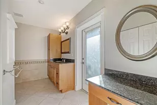 2452 Whippoorwill Cir, Sarasota, FL 34231 - Photo 17