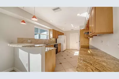 2452 Whippoorwill Circle, Sarasota, FL 34231 - Photo 13