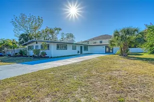 2452 Whippoorwill Cir, Sarasota, FL 34231 - Photo 1