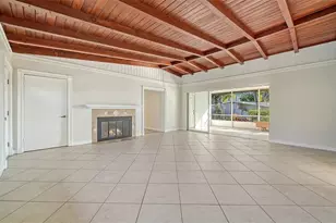 2452 Whippoorwill Cir, Sarasota, FL 34231 - Photo 5