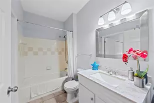 5621 Bidwell Pkwy, Sarasota, FL 34233 - Photo 27