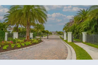 7725 Sandhill Lake Drive, Sarasota, FL 34241 - Photo 45