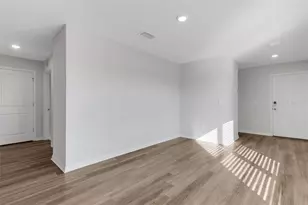 5831 Silver Moonlight Dr, Palmetto, FL 34221 - Photo 5