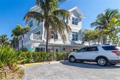103 66th Street #10, Holmes Beach, FL 34217 - Photo 9
