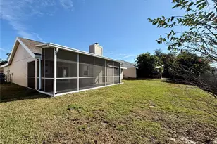 3541 65th Ave Cir E, Sarasota, FL 34243 - Photo 17